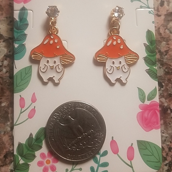 Kawaii Style Trippy Mushroom Drop Earrings - Picture 5 of 7